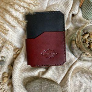 Növényi cserzett marhabőrből készült kézzel varrott kártyatartó - bordó, fekete